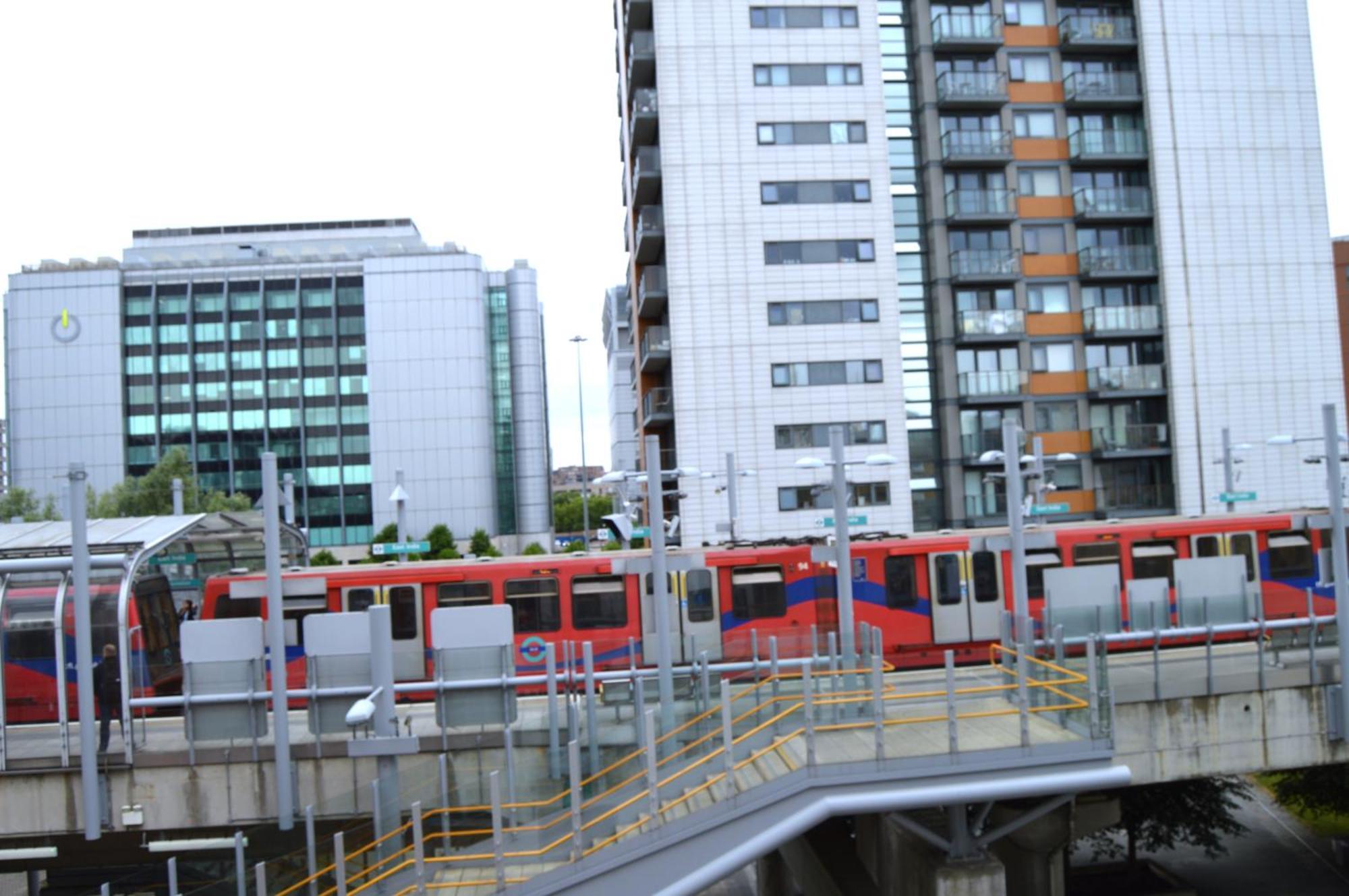 Entire Apartment Next To Canary Wharf In Londra Esterno foto