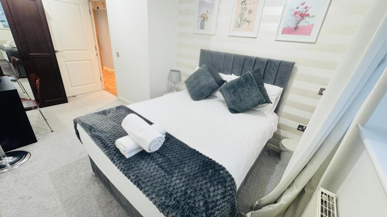 Entire Apartment Next To Canary Wharf In Londra Esterno foto