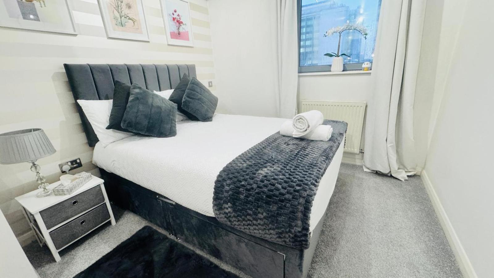 Entire Apartment Next To Canary Wharf In Londra Esterno foto